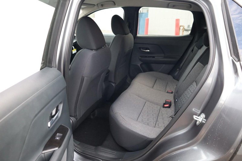 Nissan Kicks Vehicle Image 20