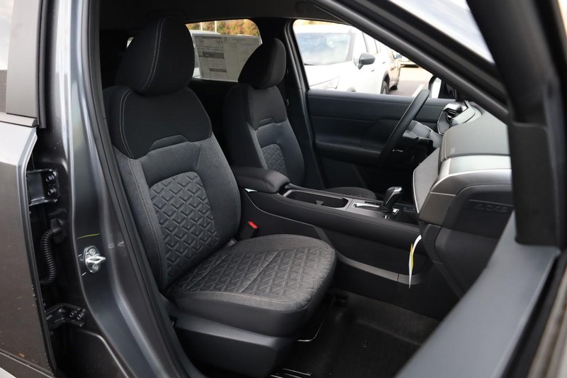 Nissan Kicks Vehicle Image 22