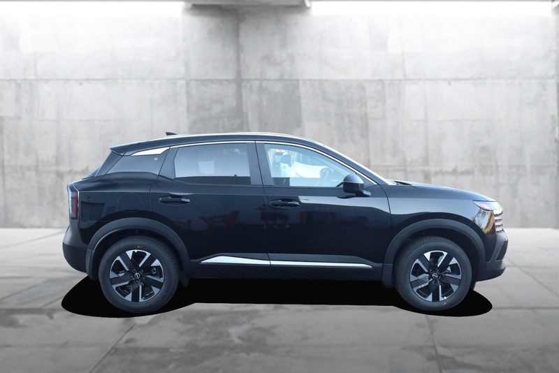 Nissan Kicks Vehicle Image 05