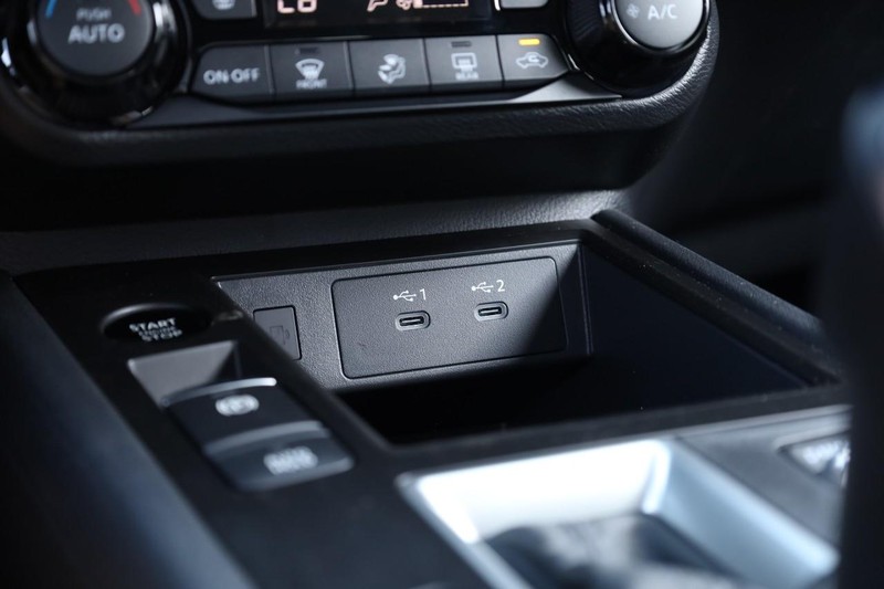 Nissan Kicks Vehicle Image 15