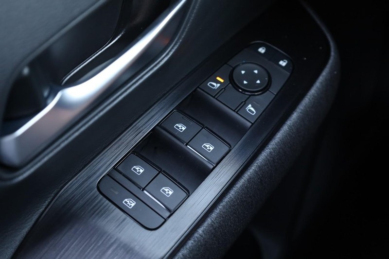 Nissan Kicks Vehicle Image 18