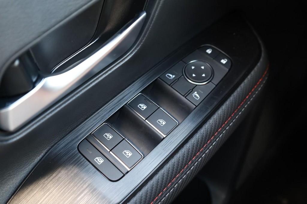 Nissan Kicks Vehicle Full-screen Gallery Image 20