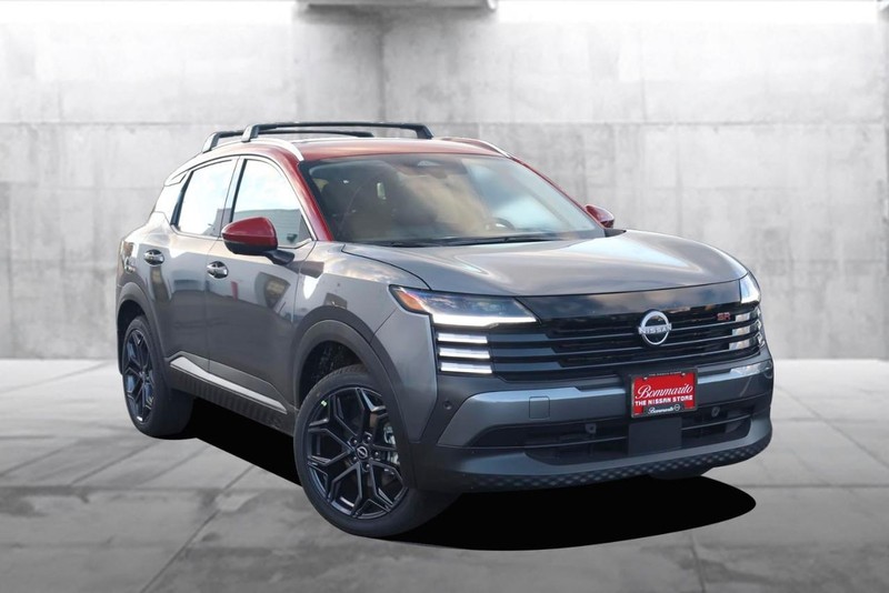 Nissan Kicks Vehicle Image 02