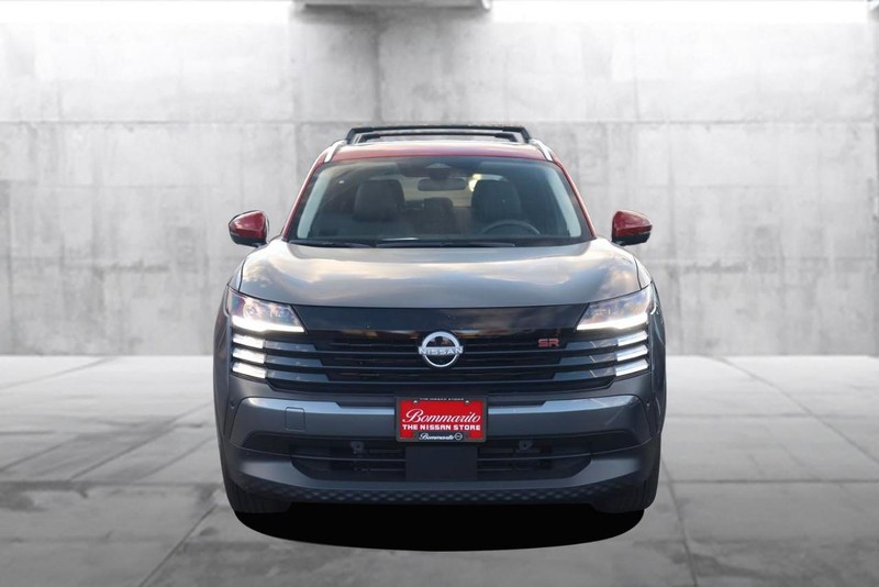 Nissan Kicks Vehicle Image 04