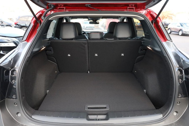 Nissan Kicks Vehicle Image 07