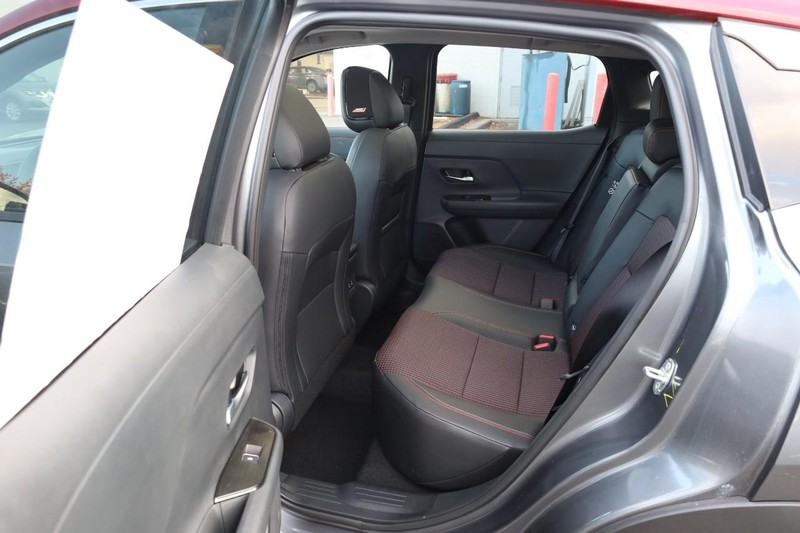 Nissan Kicks Vehicle Image 23