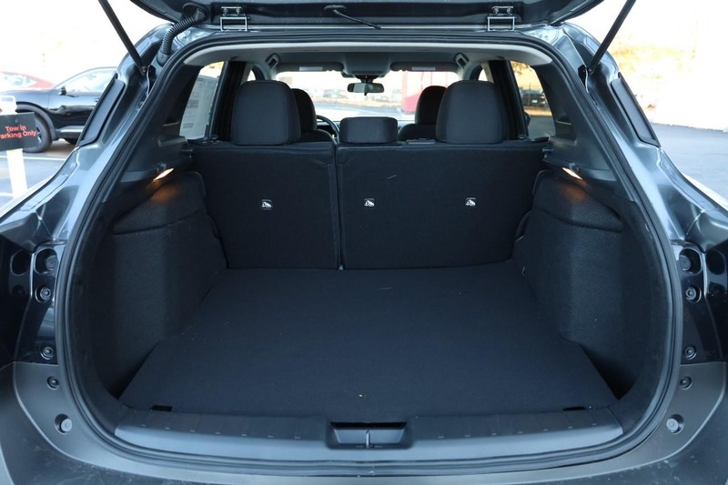 Nissan Kicks Vehicle Image 07