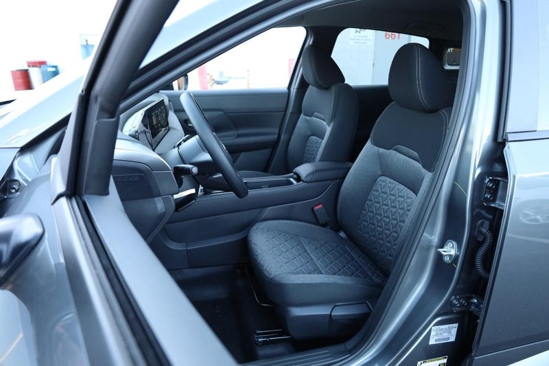 Nissan Kicks Vehicle Image 08