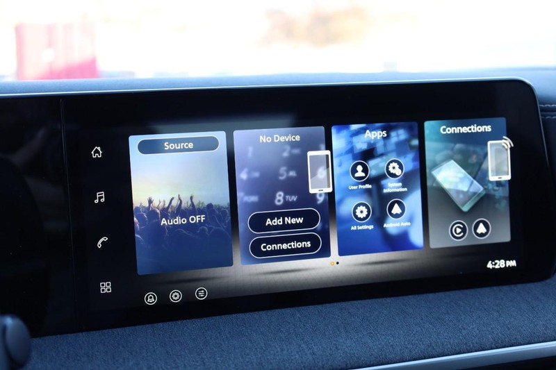 Nissan Kicks Vehicle Image 11