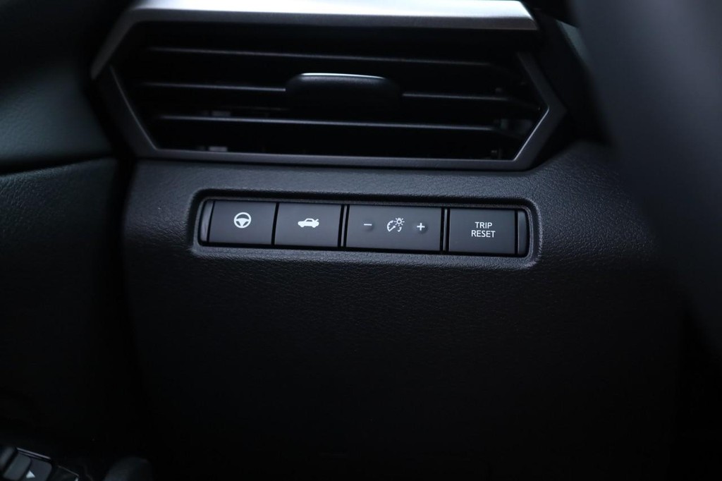 Nissan Altima Vehicle Image 19