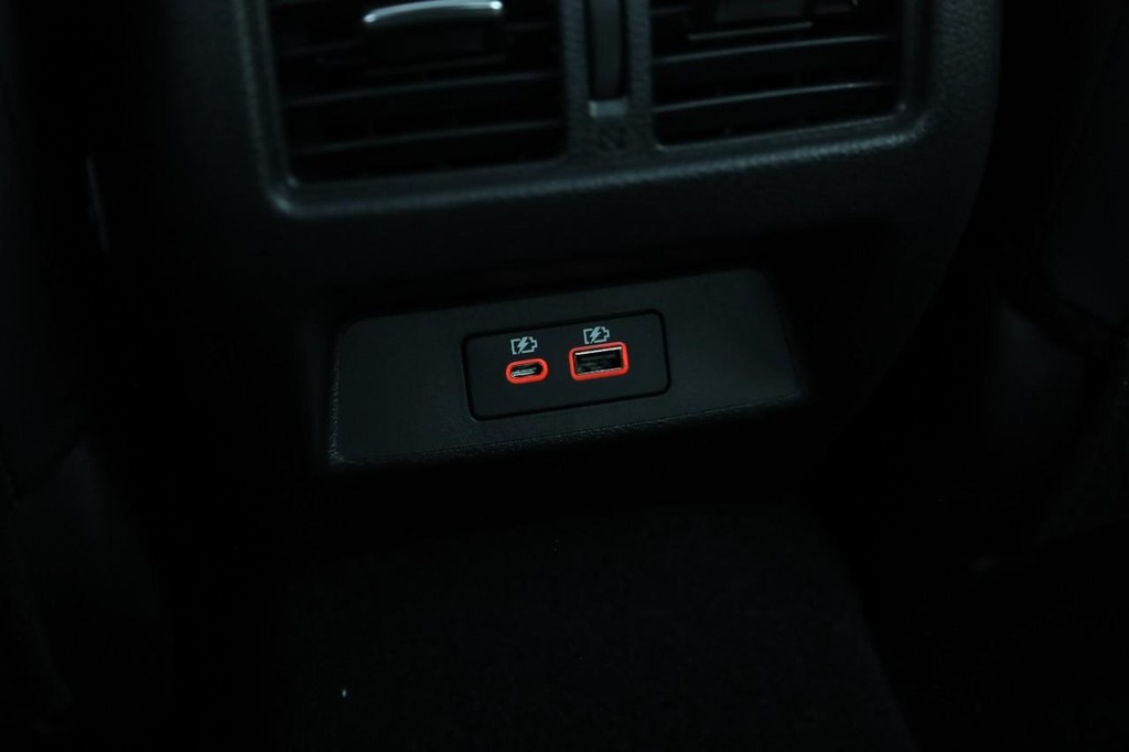 Nissan Altima Vehicle Image 21