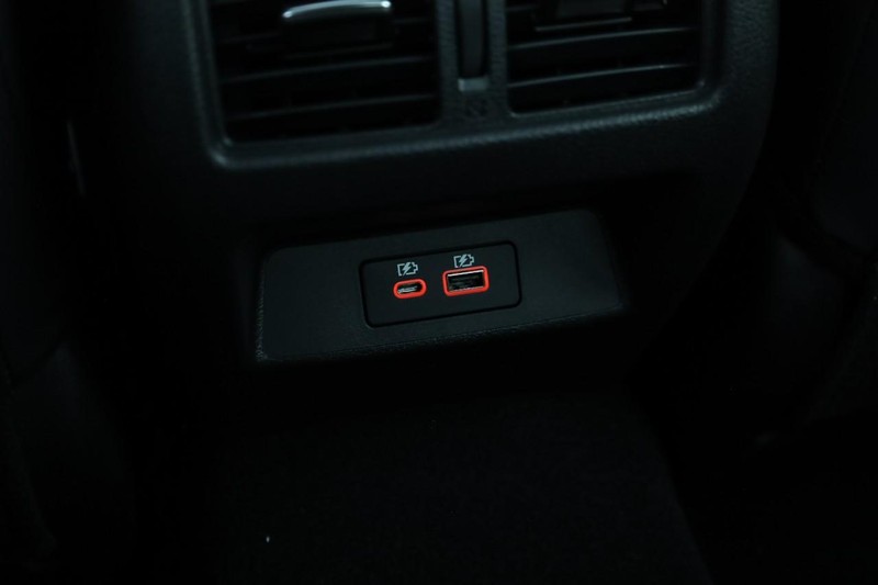 Nissan Altima Vehicle Full-screen Gallery Image 21