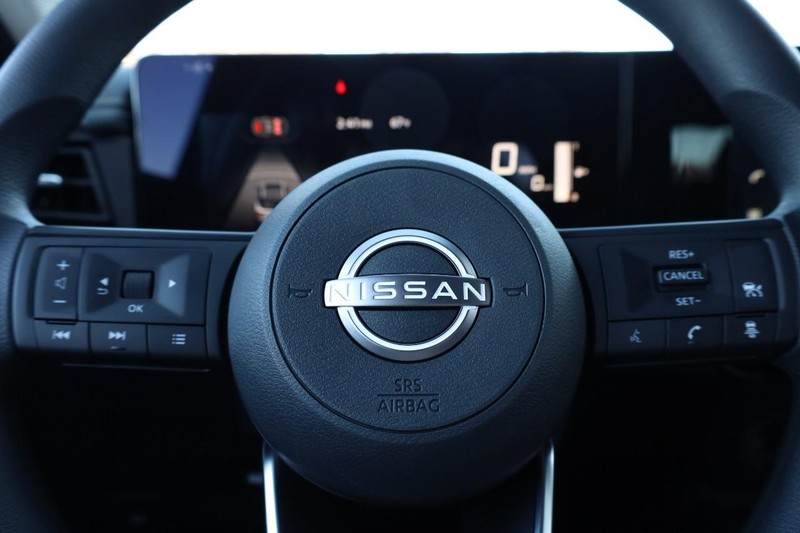 Nissan Kicks Vehicle Image 09