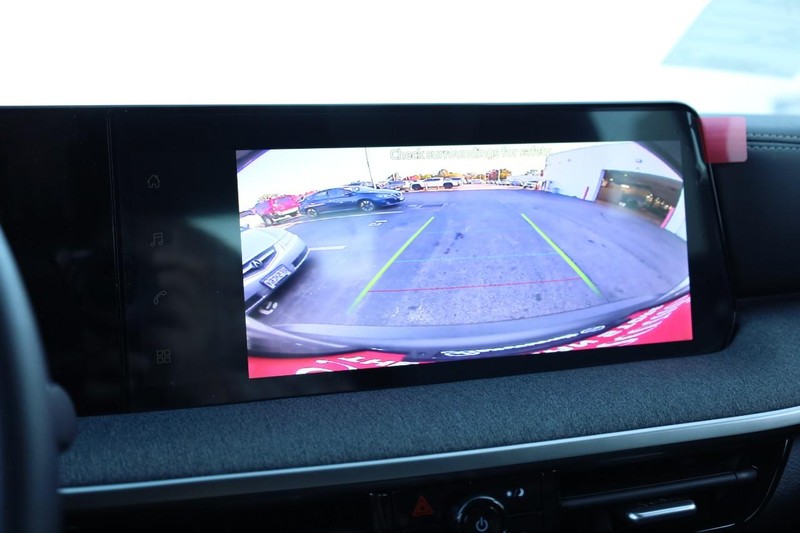 Nissan Kicks Vehicle Image 12