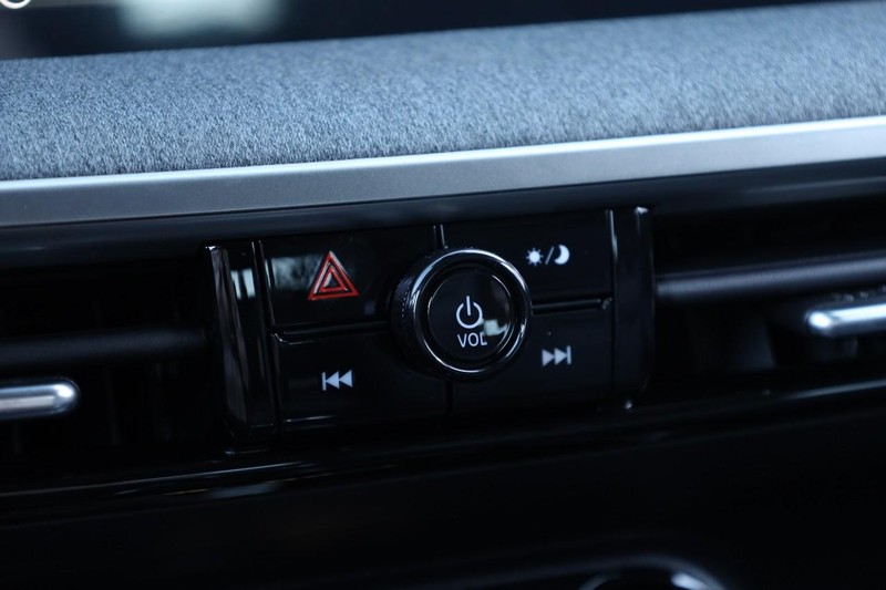 Nissan Kicks Vehicle Image 13