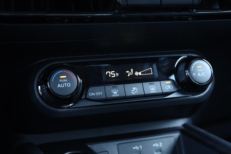 Nissan Kicks Vehicle Image 14