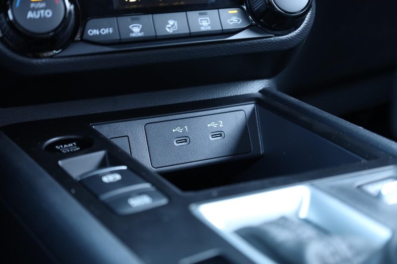 Nissan Kicks Vehicle Image 15