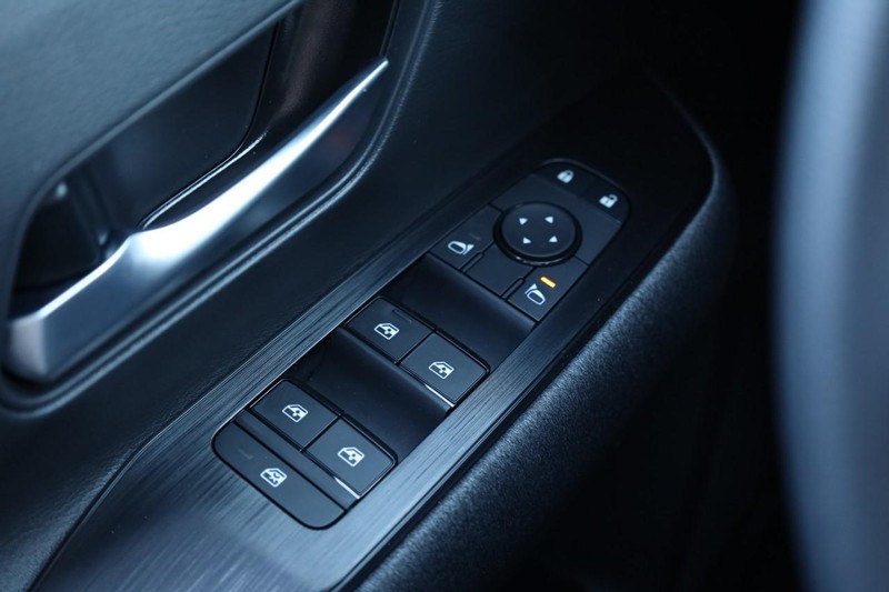 Nissan Kicks Vehicle Image 18