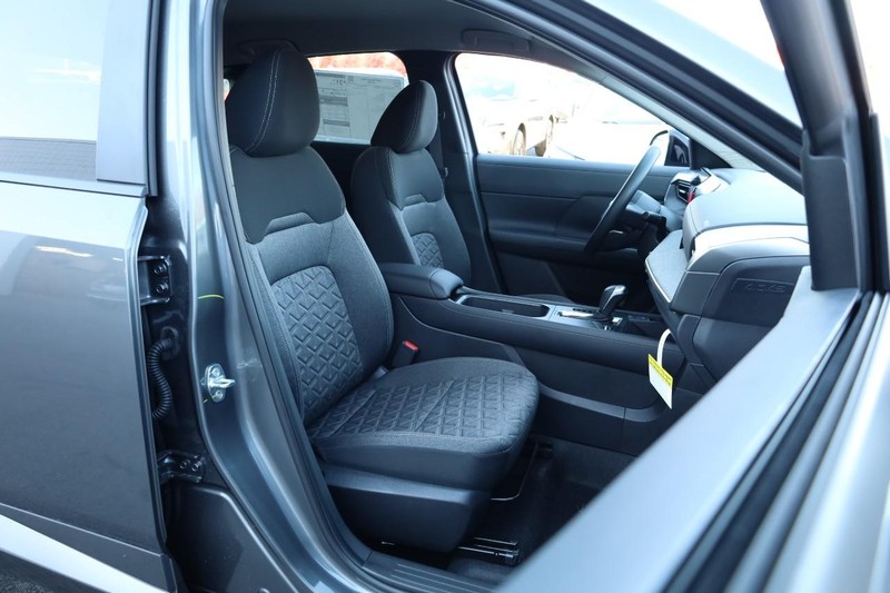 Nissan Kicks Vehicle Image 24