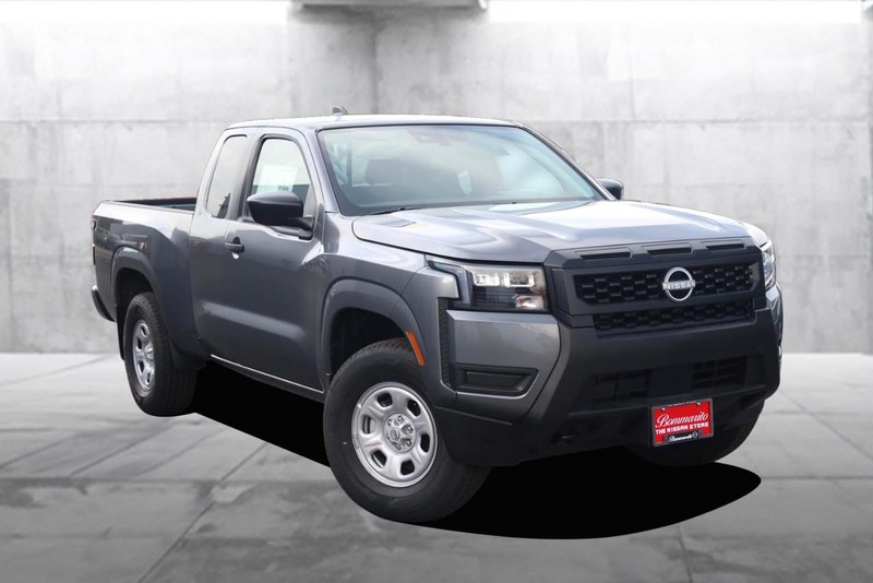 Nissan Frontier Vehicle Image 02