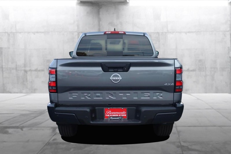 Nissan Frontier Vehicle Image 06