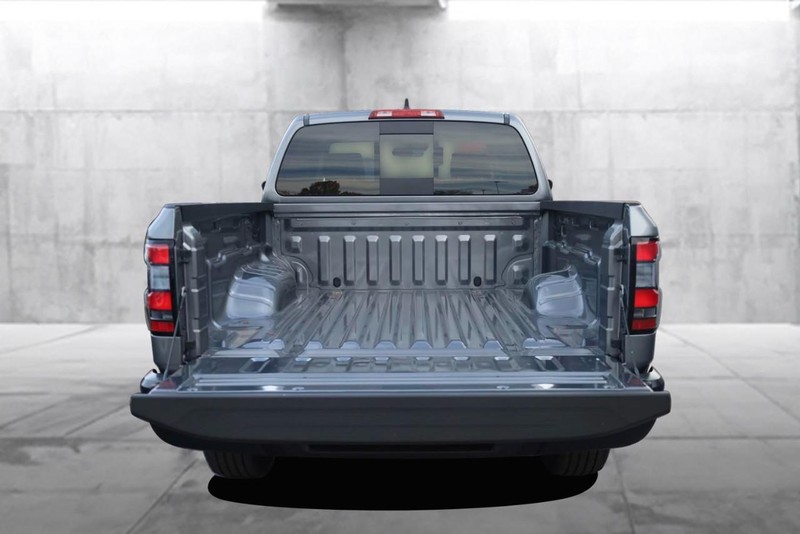 Nissan Frontier Vehicle Image 07