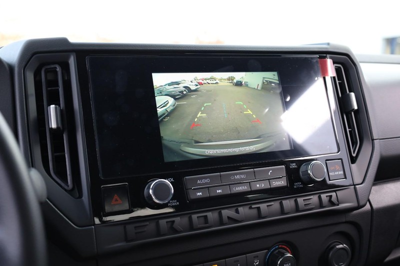 Nissan Frontier Vehicle Image 12