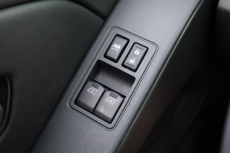 Nissan Frontier Vehicle Image 18