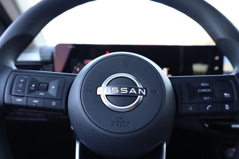 Nissan Kicks Vehicle Image 09