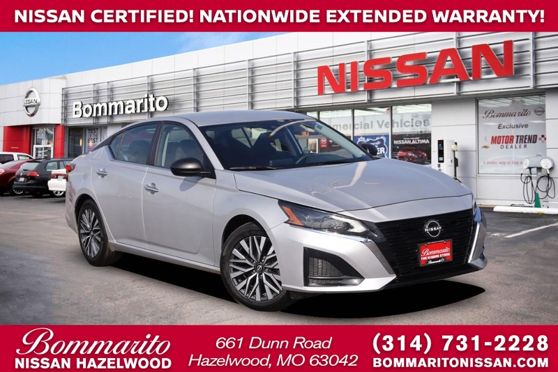 Nissan Altima Vehicle Full-screen Gallery Image 01