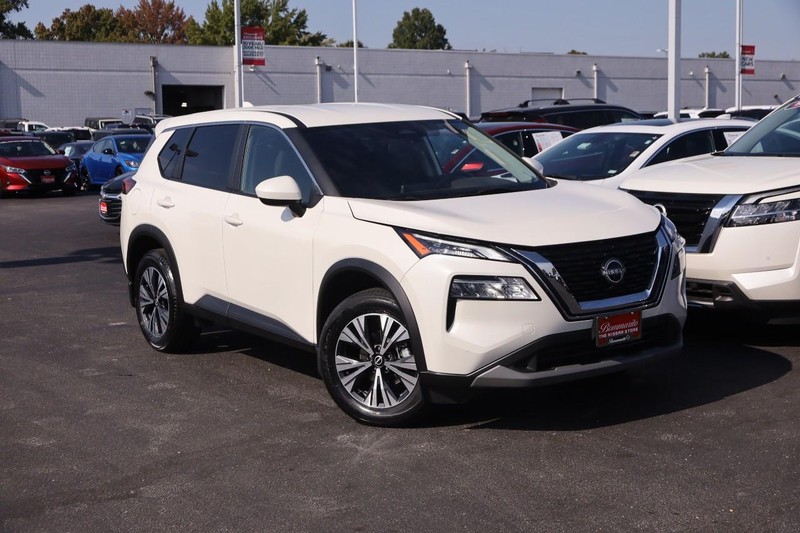 Nissan Rogue Vehicle Image 02
