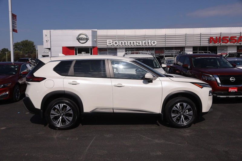 Nissan Rogue Vehicle Image 05