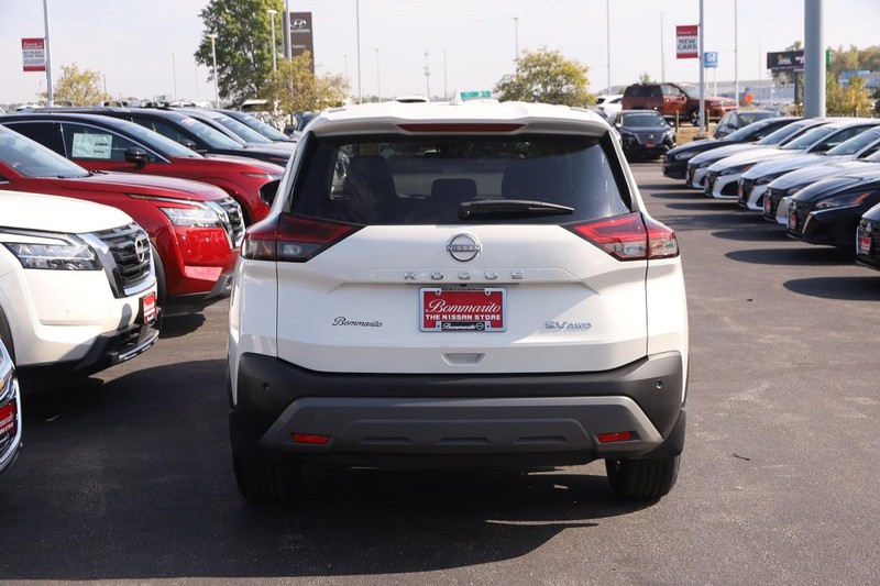 Nissan Rogue Vehicle Image 06