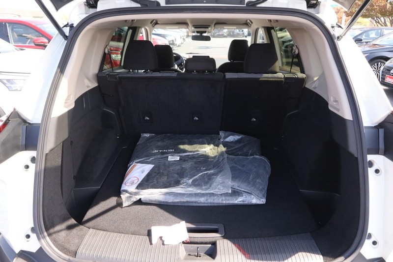 Nissan Rogue Vehicle Image 07