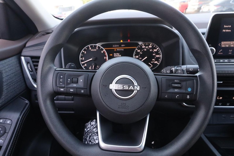 Nissan Rogue Vehicle Image 10