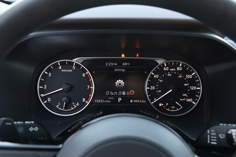 Nissan Rogue Vehicle Image 13