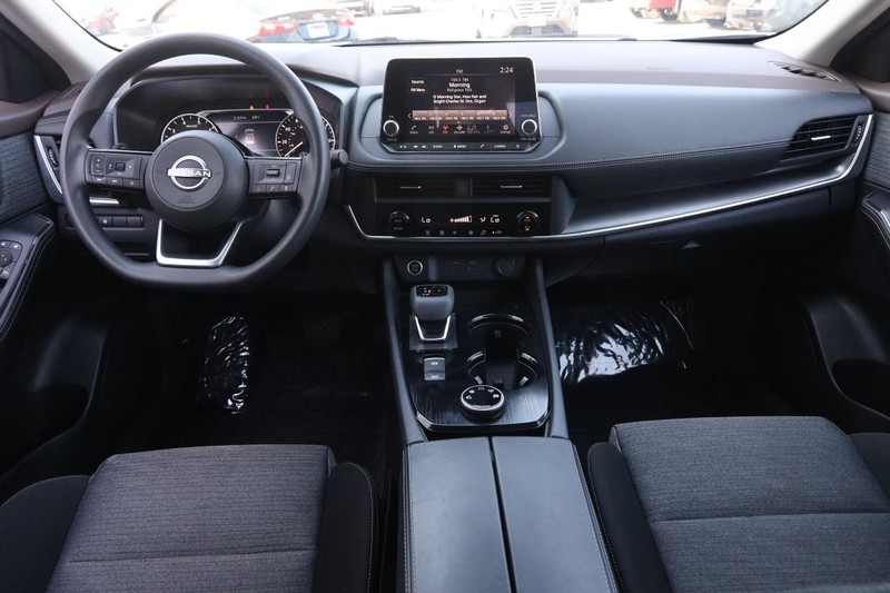 Nissan Rogue Vehicle Image 20