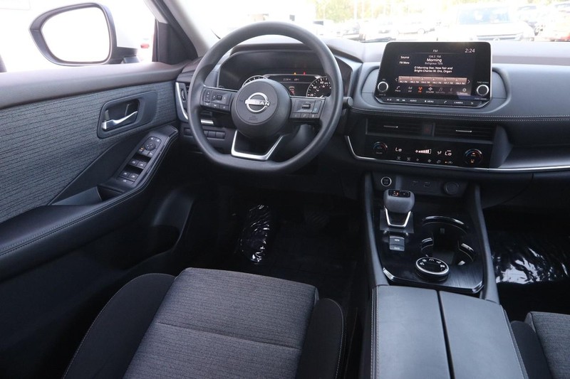 Nissan Rogue Vehicle Image 21