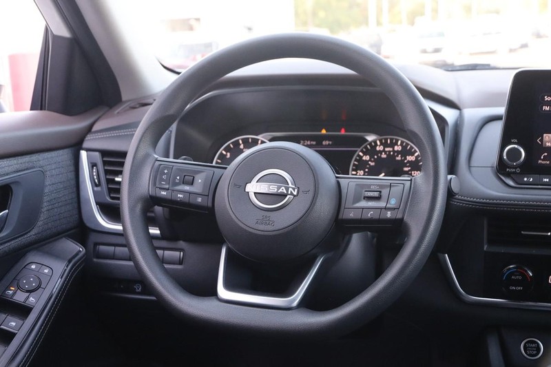 Nissan Rogue Vehicle Image 22