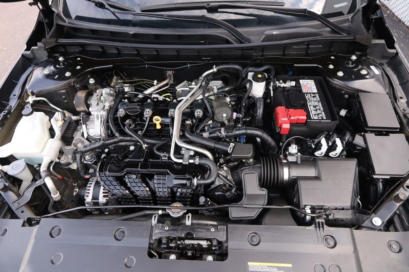 Nissan Altima Vehicle Full-screen Gallery Image 26