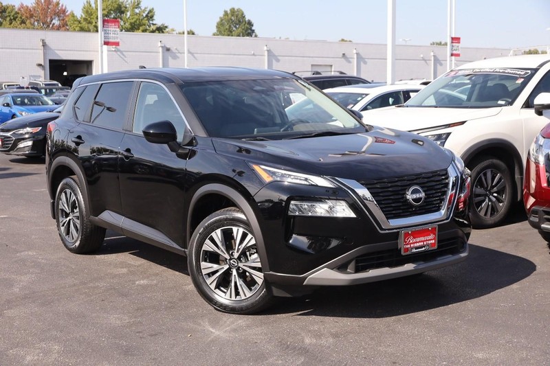 Nissan Rogue Vehicle Image 02
