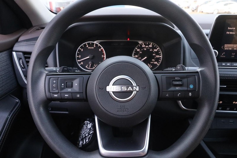 Nissan Rogue Vehicle Image 10
