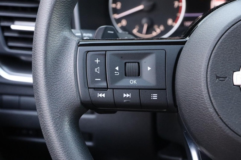 Nissan Rogue Vehicle Image 11