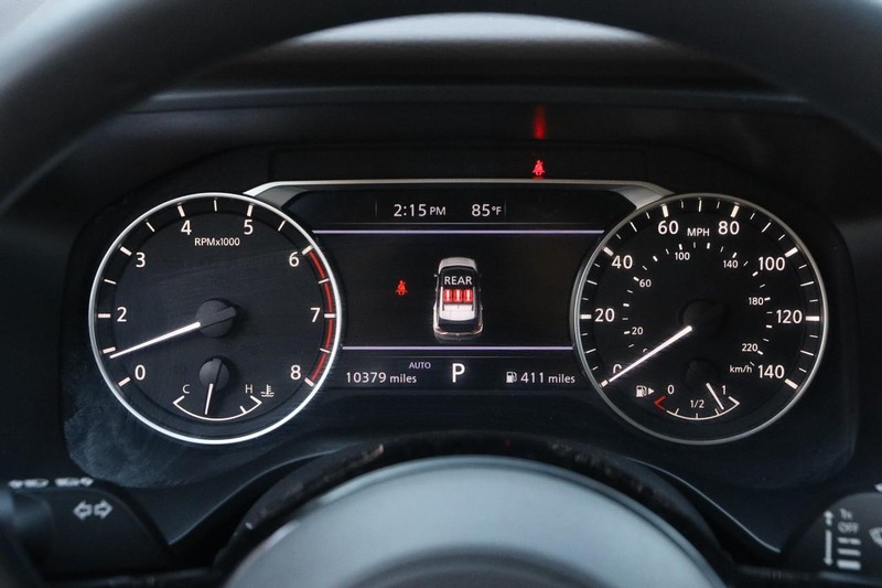 Nissan Rogue Vehicle Image 13