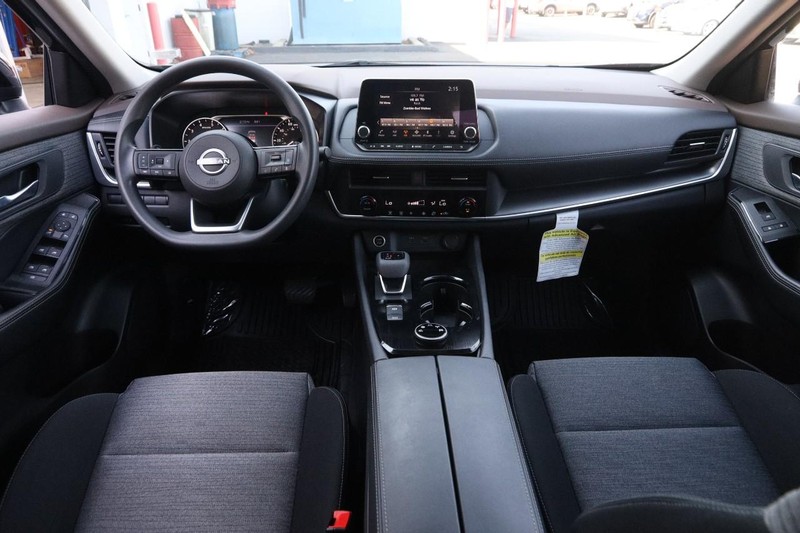 Nissan Rogue Vehicle Image 20