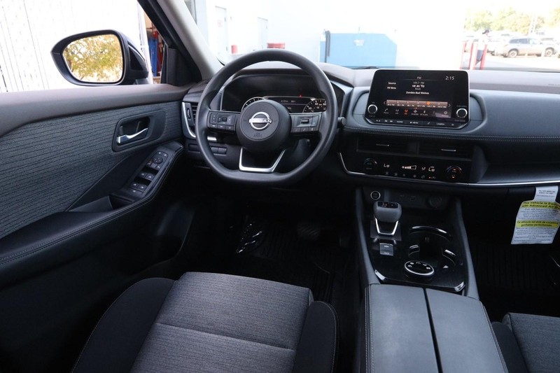 Nissan Rogue Vehicle Image 21