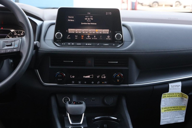 Nissan Rogue Vehicle Image 23