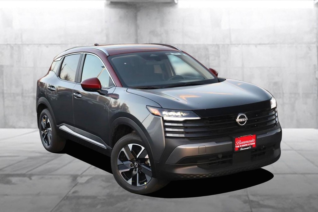 Nissan Kicks Vehicle Image 02