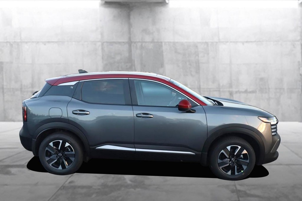 Nissan Kicks Vehicle Image 05