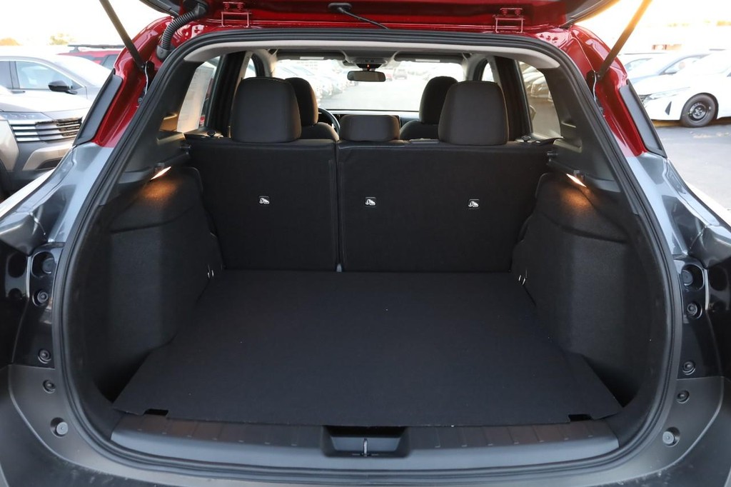 Nissan Kicks Vehicle Image 07